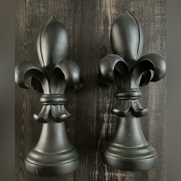 Unbranded matte black pair of Fleur di Lis bookends - Picture 2 of 7